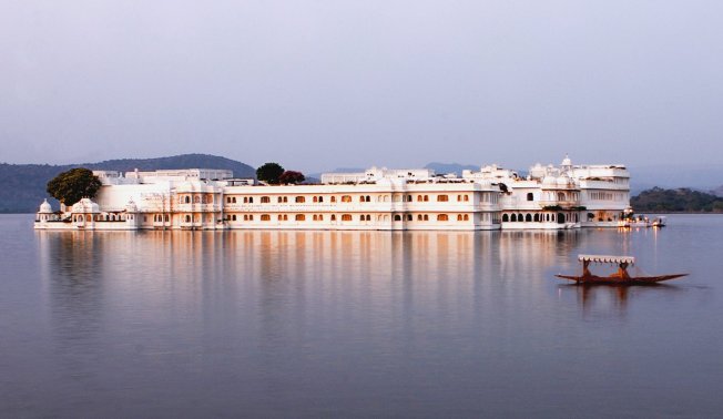Lake_Palace,_Udaipur